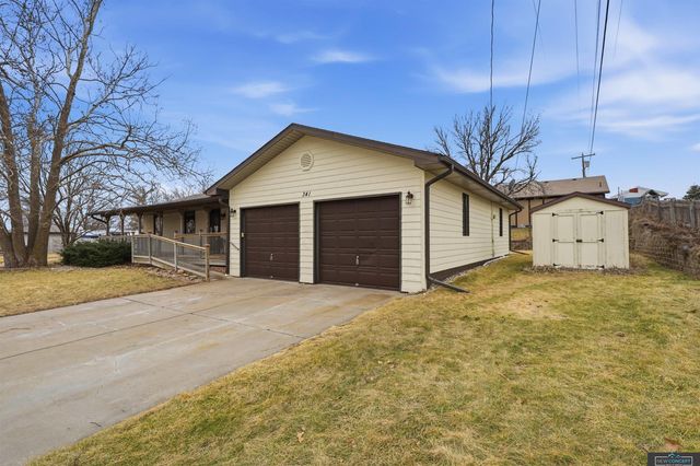 341 Elk Creek Road, Malcolm, NE 68402
