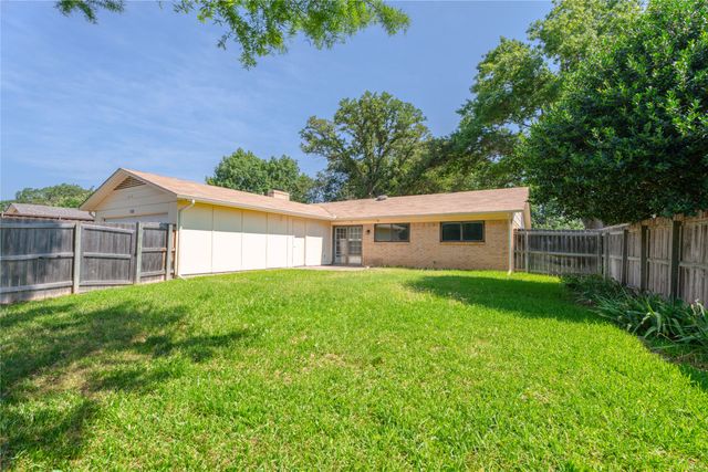 1506 trowbrigde Street, Garland, TX 75044