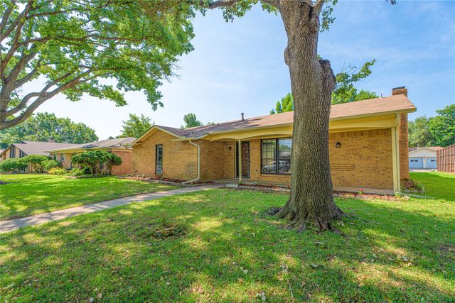 1506 trowbrigde Street, Garland, TX 75044