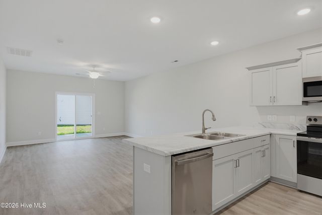 208 Sandpiper Place, Holly Ridge, NC 28445