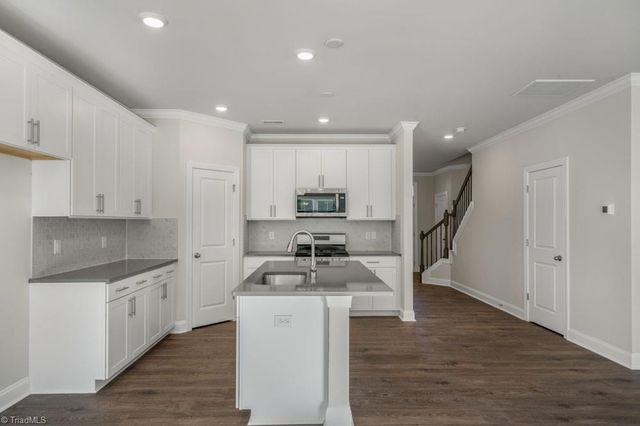 1677 Hallview Court, Kernersville, NC 27284