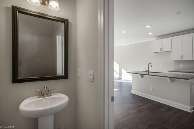 1677 Hallview Court, Kernersville, NC 27284