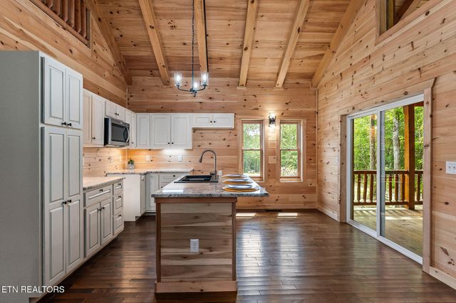 106 Raccoon Ln Lane, Jamestown, TN 38556