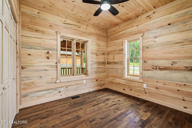 106 Raccoon Ln Lane, Jamestown, TN 38556