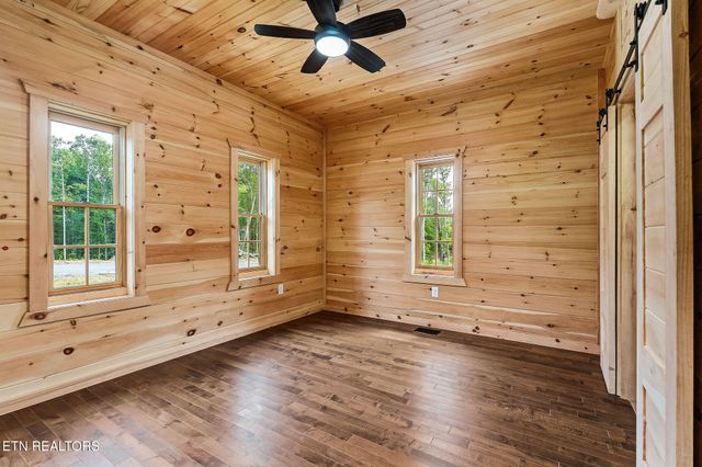 106 Raccoon Ln Lane, Jamestown, TN 38556