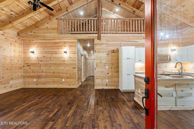 106 Raccoon Ln Lane, Jamestown, TN 38556