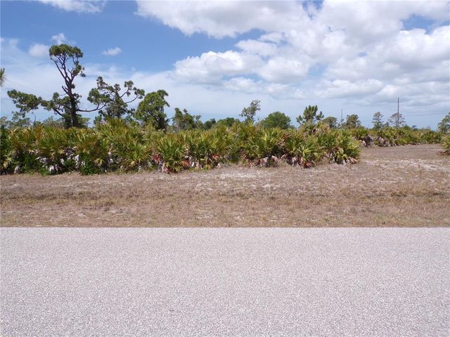 30 BRIG CIRCLE N, Placida, FL 33946