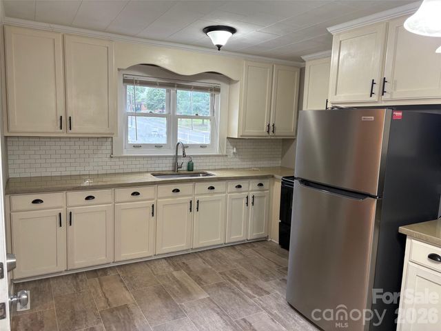 316 E Statesville Avenue, Mooresville, NC 28115