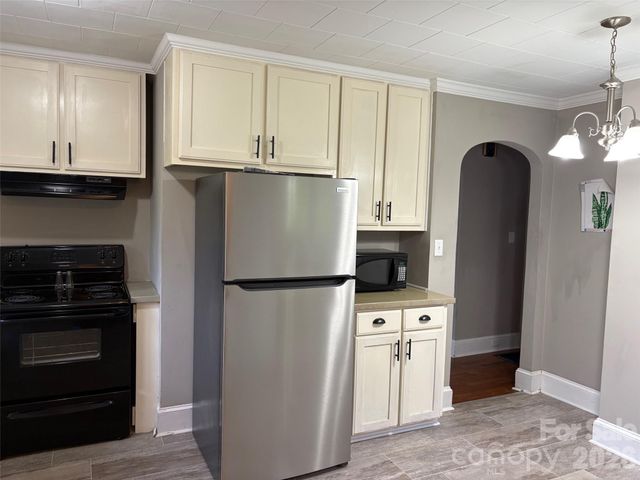 316 E Statesville Avenue, Mooresville, NC 28115
