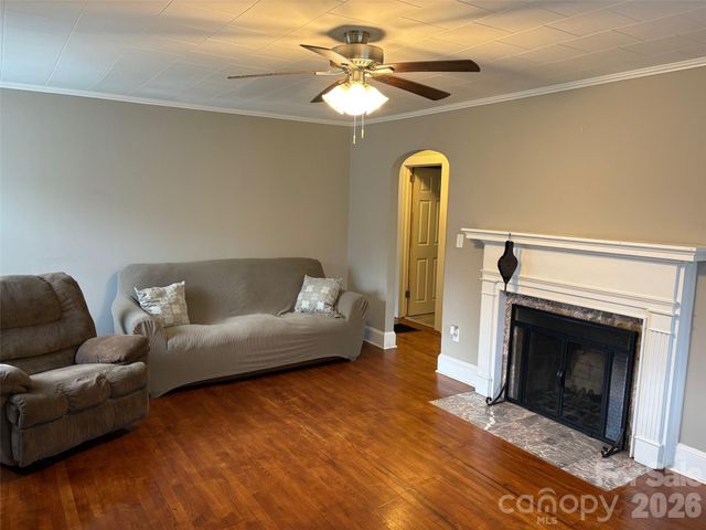 316 E Statesville Avenue, Mooresville, NC 28115