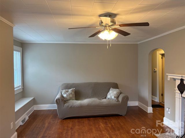 316 E Statesville Avenue, Mooresville, NC 28115