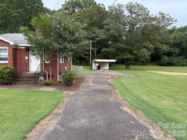 316 E Statesville Avenue, Mooresville, NC 28115