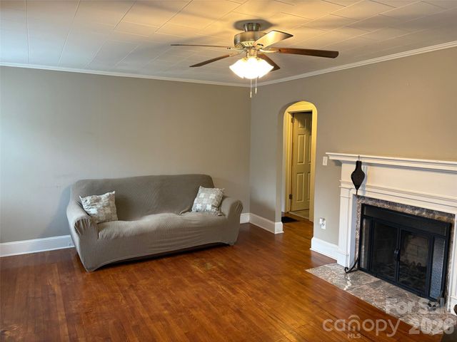 316 E Statesville Avenue, Mooresville, NC 28115