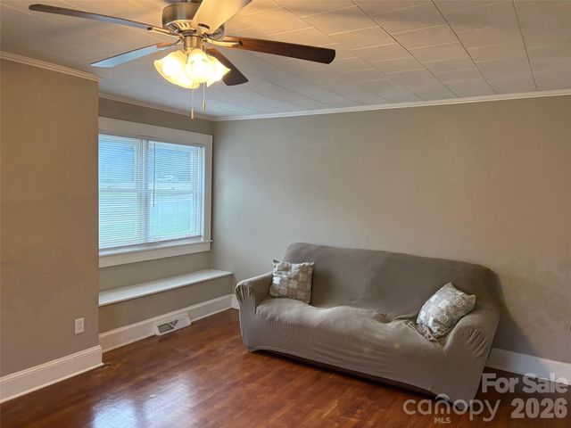 316 E Statesville Avenue, Mooresville, NC 28115