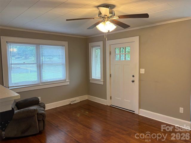 316 E Statesville Avenue, Mooresville, NC 28115