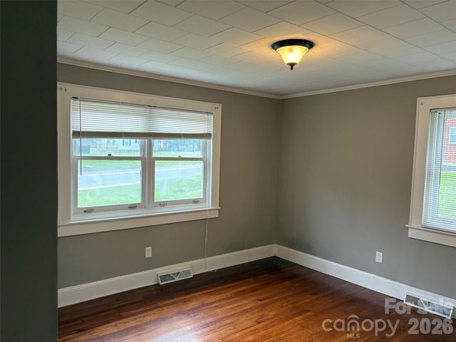 316 E Statesville Avenue, Mooresville, NC 28115