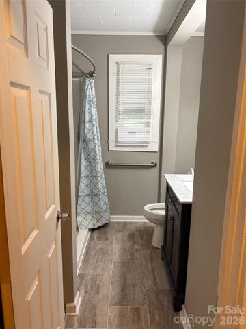 316 E Statesville Avenue, Mooresville, NC 28115