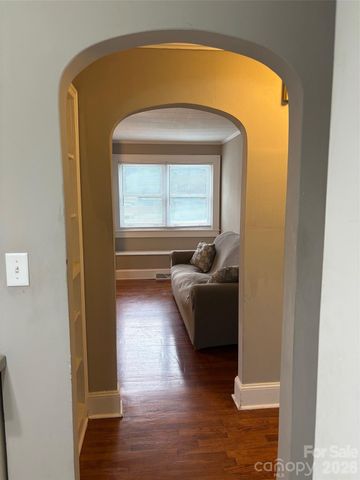 316 E Statesville Avenue, Mooresville, NC 28115