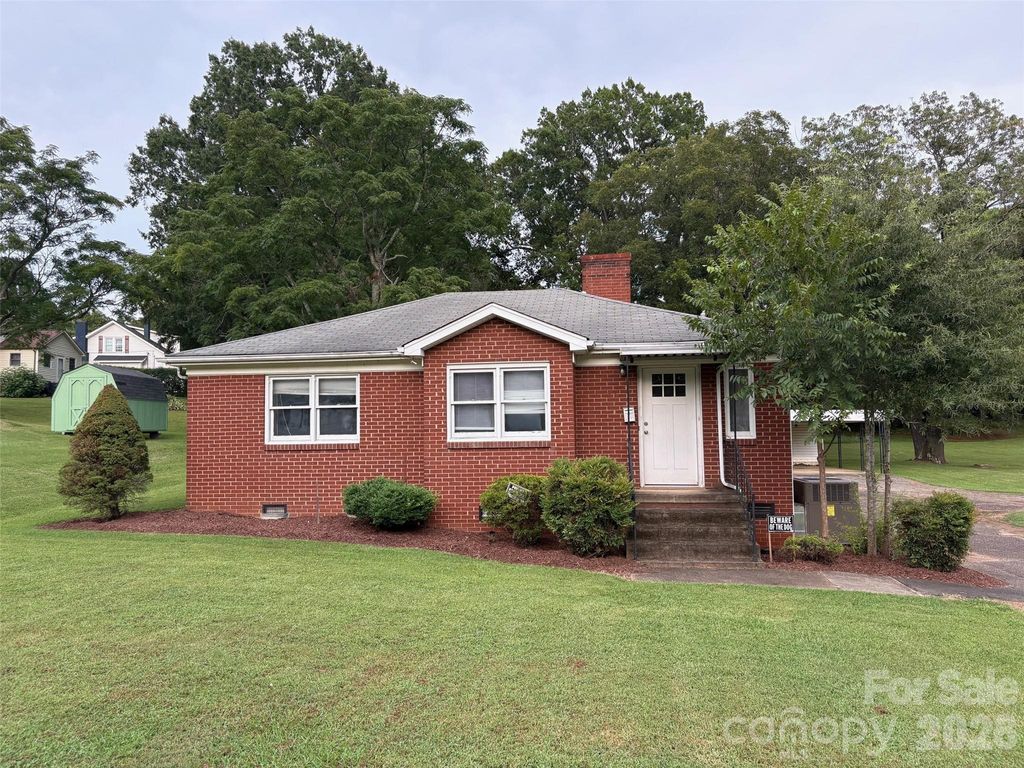 316 E Statesville Avenue, Mooresville, NC 28115