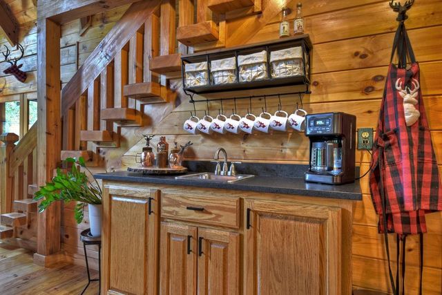 210 Indian Lake Road, Mineral Bluff, GA 30559