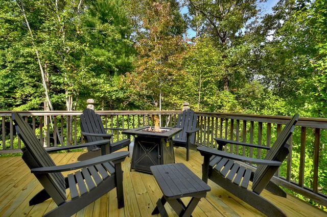 210 Indian Lake Road, Mineral Bluff, GA 30559