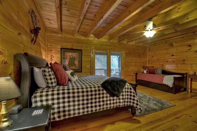 210 Indian Lake Road, Mineral Bluff, GA 30559