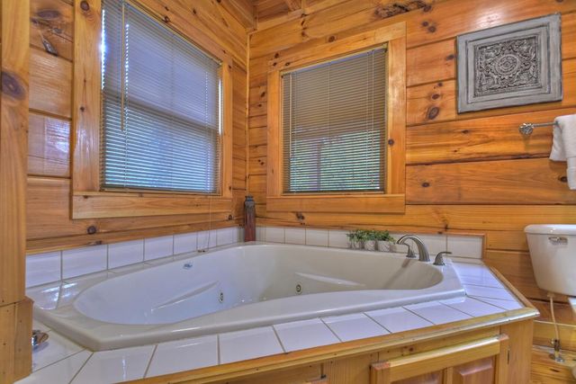 210 Indian Lake Road, Mineral Bluff, GA 30559
