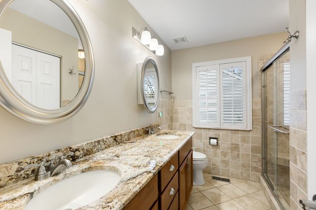 28621 Wagon Trail Road, Lakemoor, IL 60051