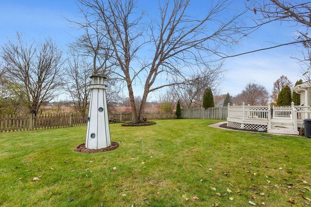 28621 Wagon Trail Road, Lakemoor, IL 60051