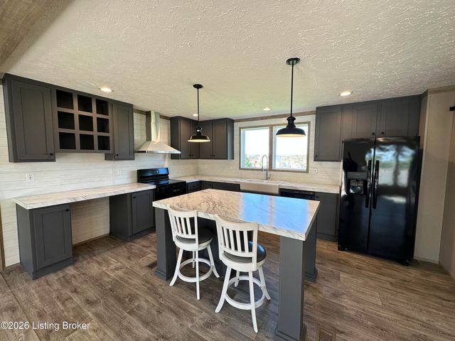 115 E Maple St, Irvington, KY 40146