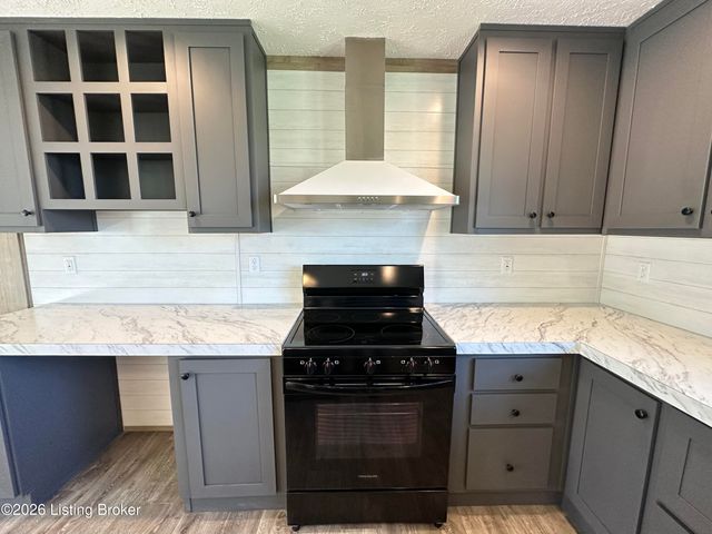 115 E Maple St, Irvington, KY 40146