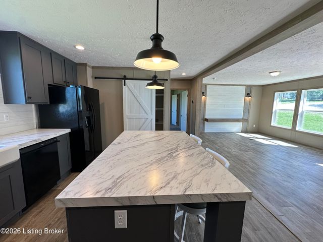 115 E Maple St, Irvington, KY 40146