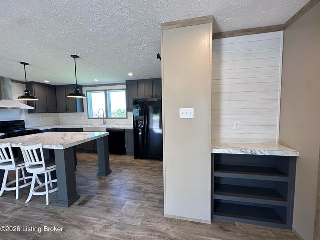 115 E Maple St, Irvington, KY 40146