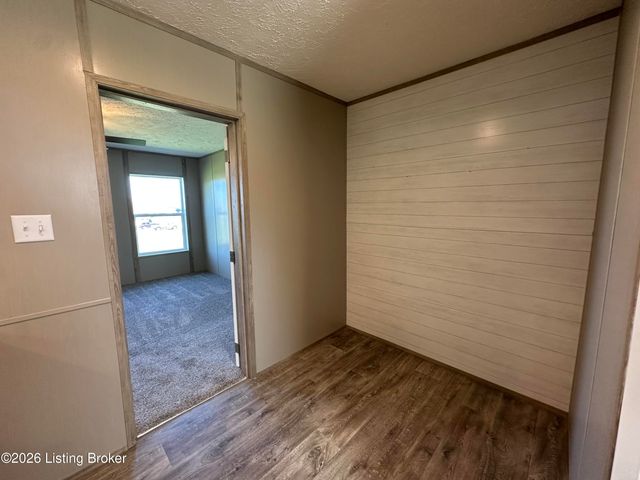 115 E Maple St, Irvington, KY 40146