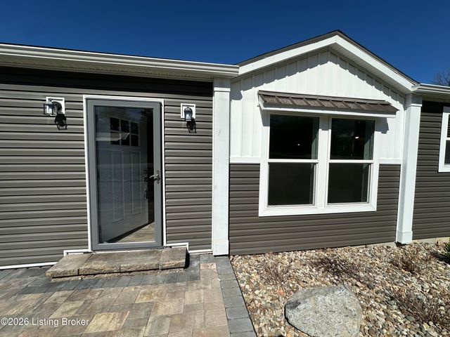 115 E Maple St, Irvington, KY 40146