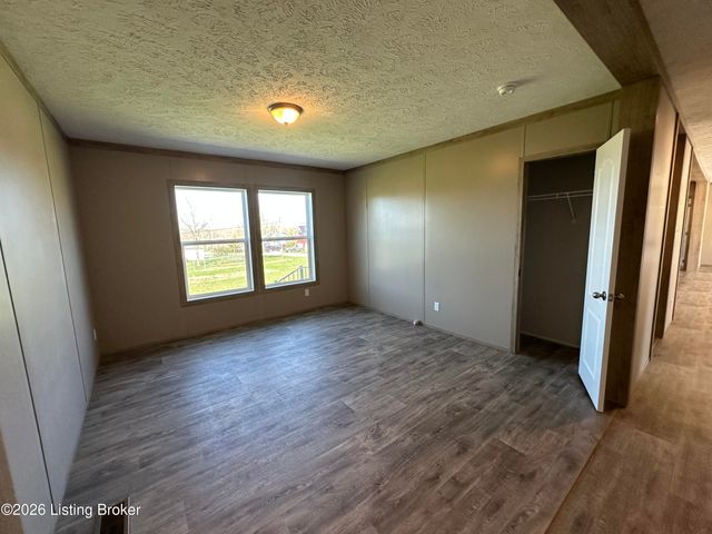 115 E Maple St, Irvington, KY 40146