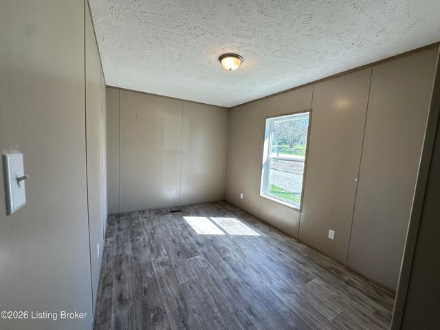 115 E Maple St, Irvington, KY 40146