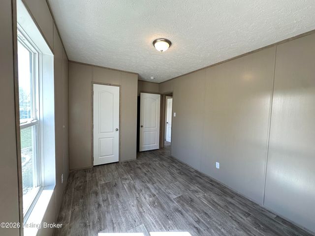 115 E Maple St, Irvington, KY 40146