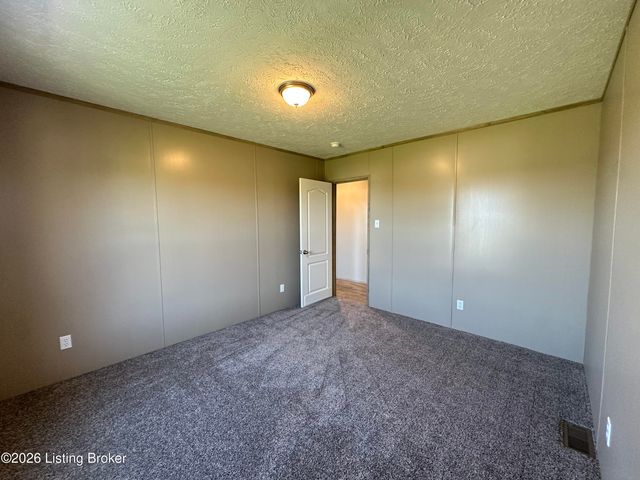 115 E Maple St, Irvington, KY 40146