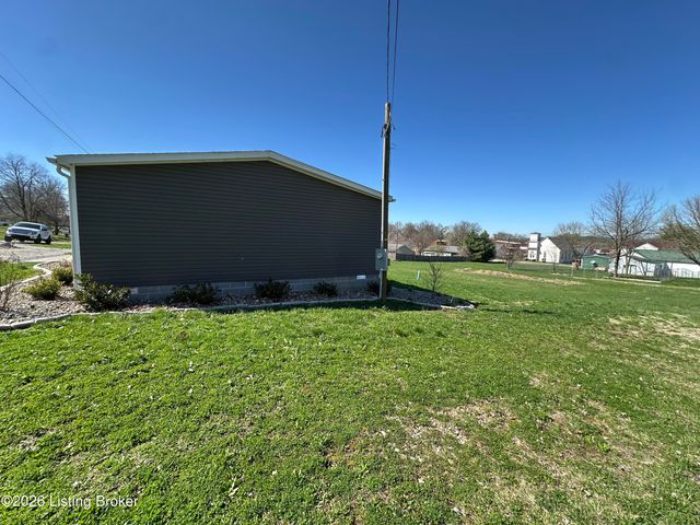 115 E Maple St, Irvington, KY 40146