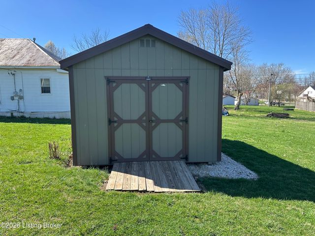 115 E Maple St, Irvington, KY 40146