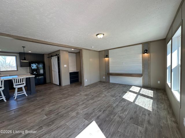 115 E Maple St, Irvington, KY 40146