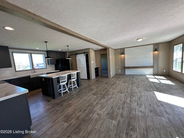 115 E Maple St, Irvington, KY 40146