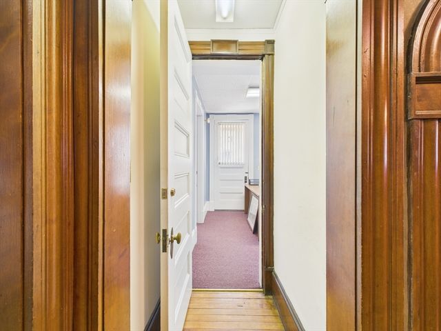 73 Chestnut St, Springfield, MA 01103