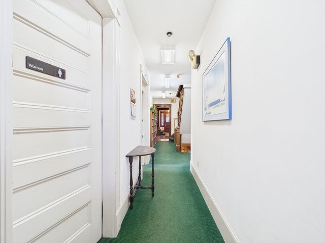 73 Chestnut St, Springfield, MA 01103