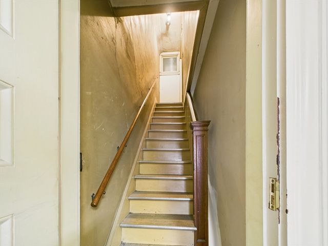73 Chestnut St, Springfield, MA 01103