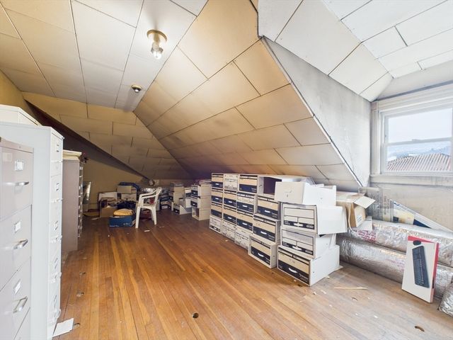 73 Chestnut St, Springfield, MA 01103