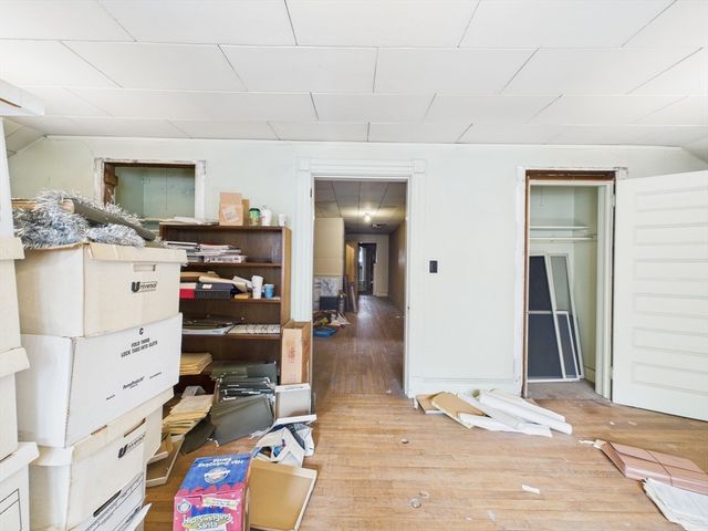 73 Chestnut St, Springfield, MA 01103