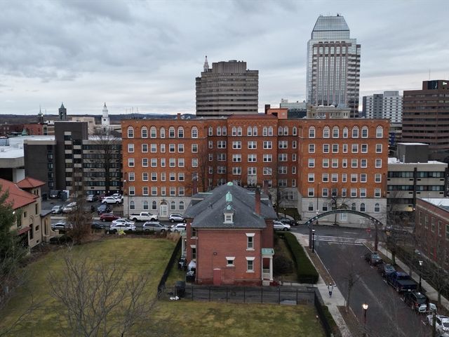 73 Chestnut St, Springfield, MA 01103