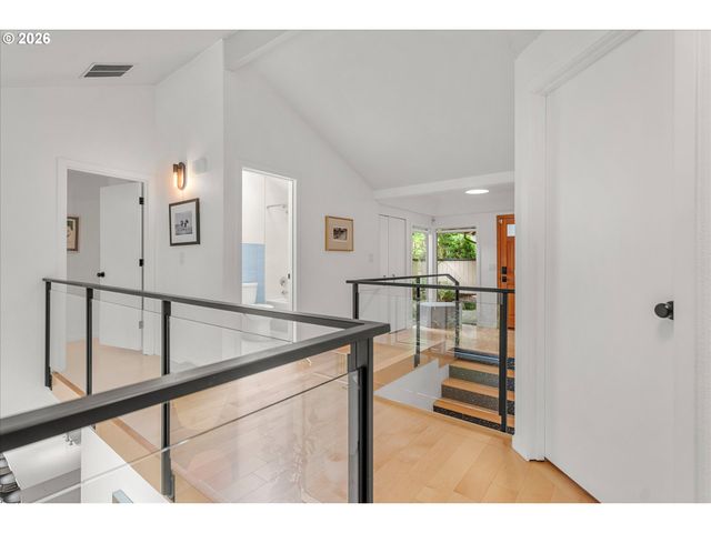 230 S CANBY St, Portland, OR 97219